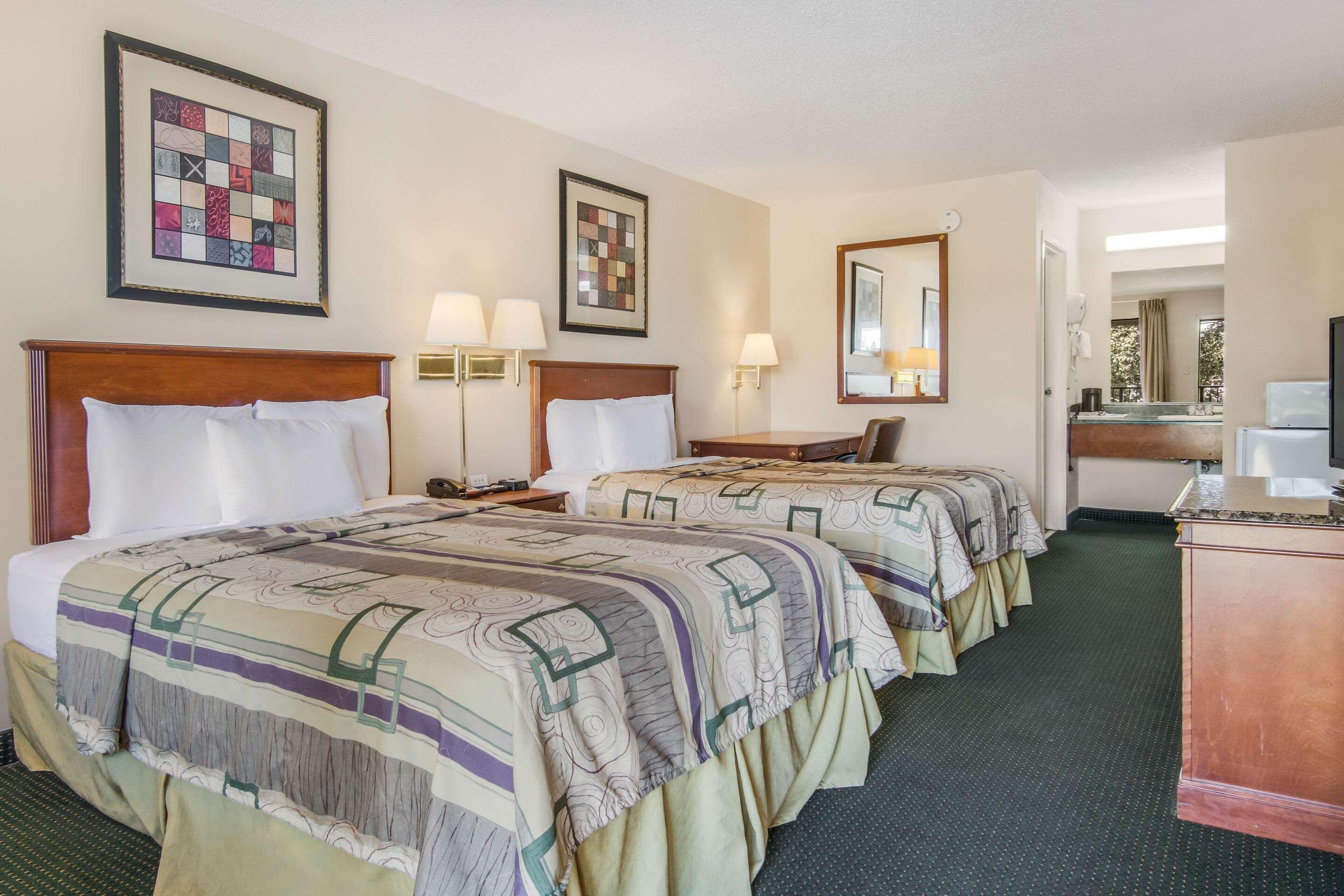 Rodeway Inn & Suites Dublin Ngoại thất bức ảnh