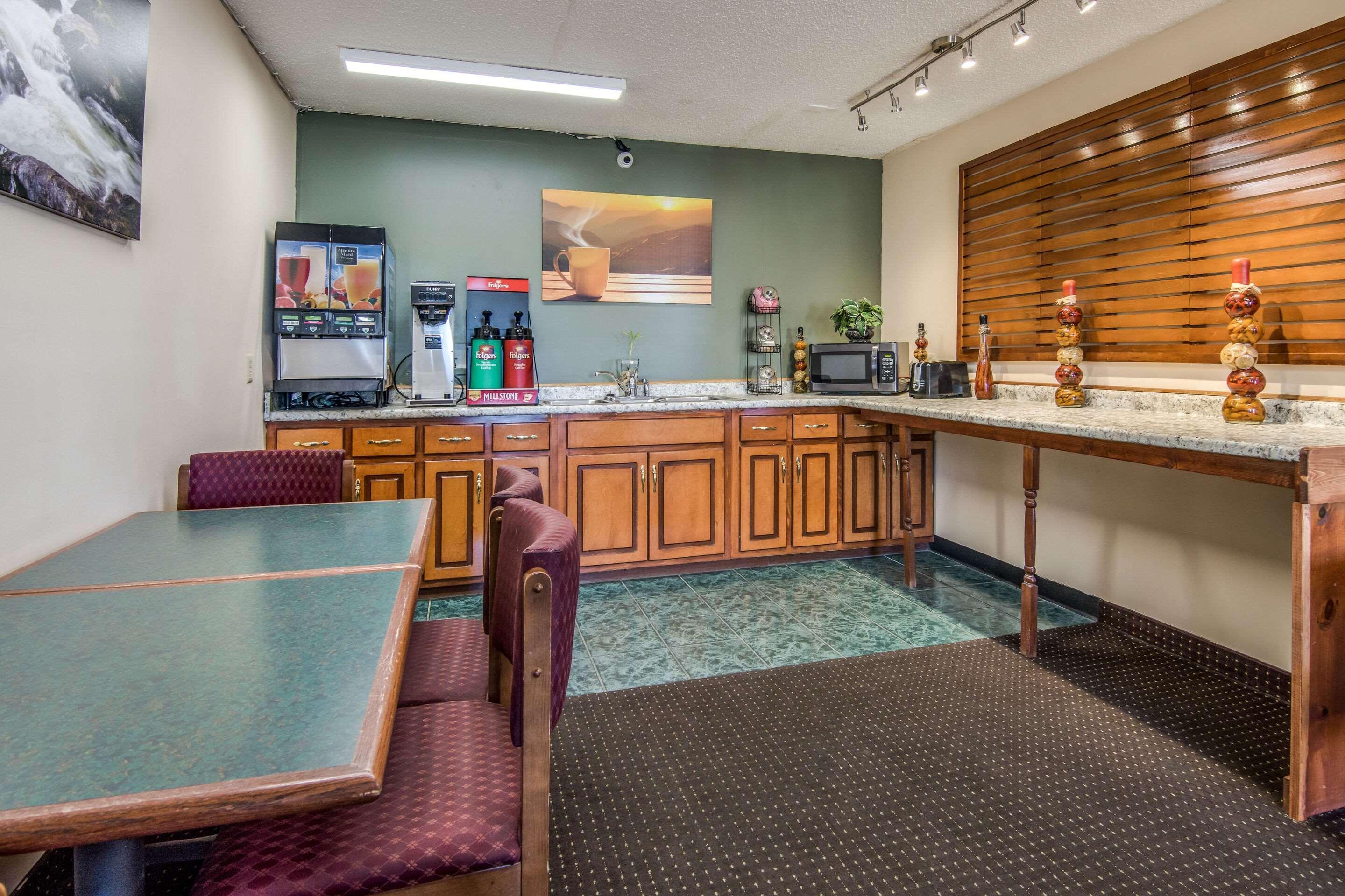 Rodeway Inn & Suites Dublin Ngoại thất bức ảnh