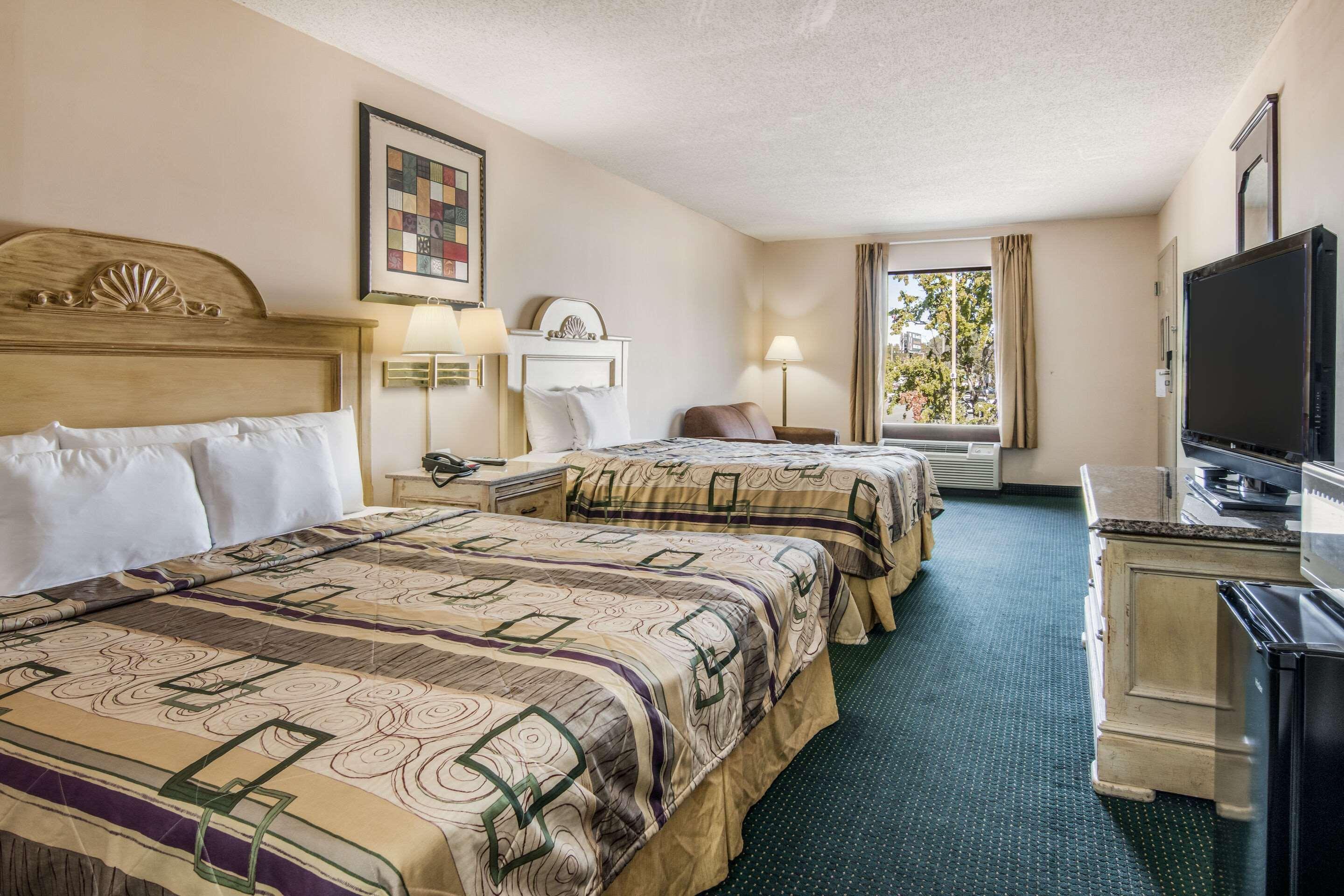 Rodeway Inn & Suites Dublin Ngoại thất bức ảnh