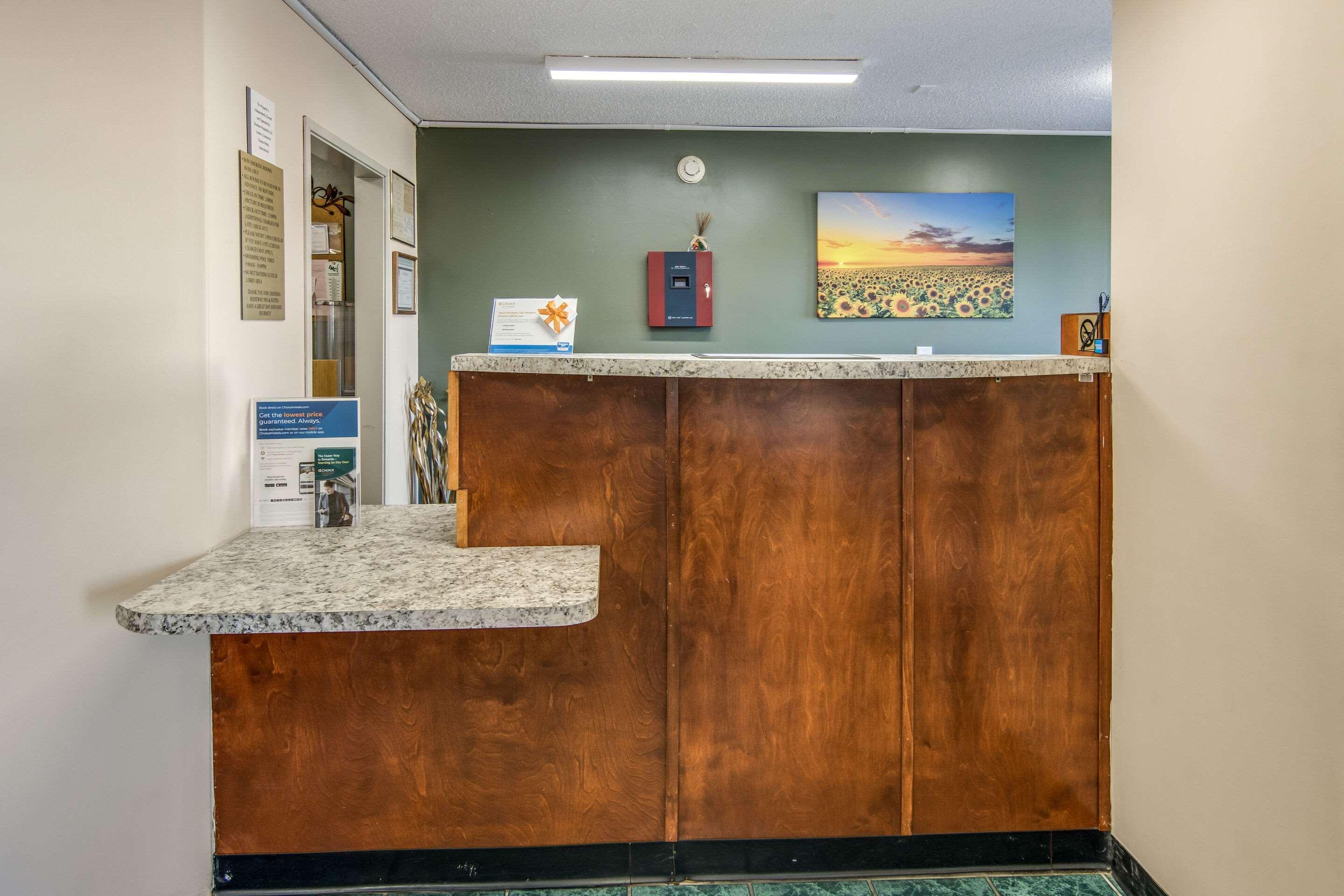 Rodeway Inn & Suites Dublin Ngoại thất bức ảnh