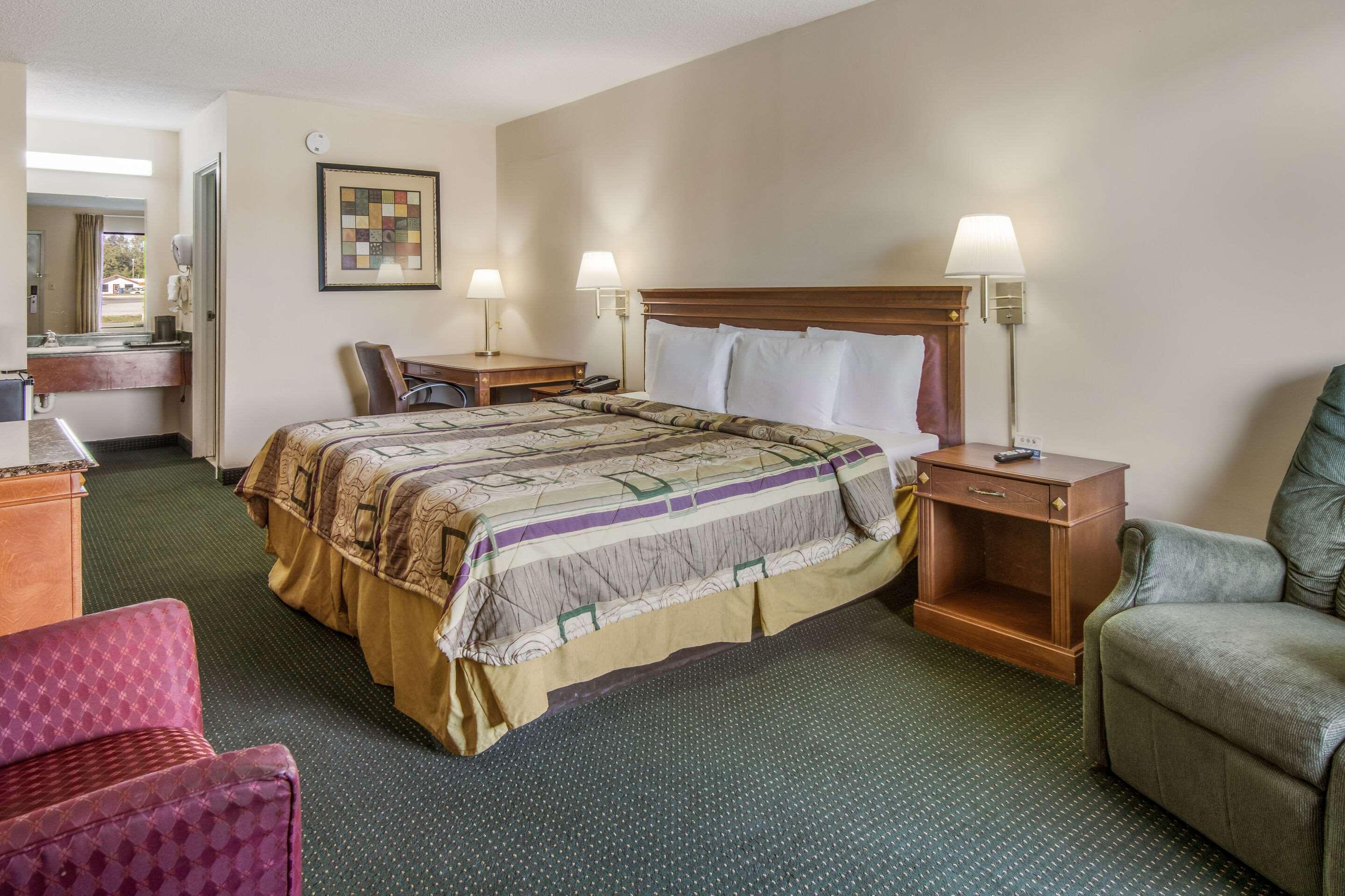 Rodeway Inn & Suites Dublin Ngoại thất bức ảnh