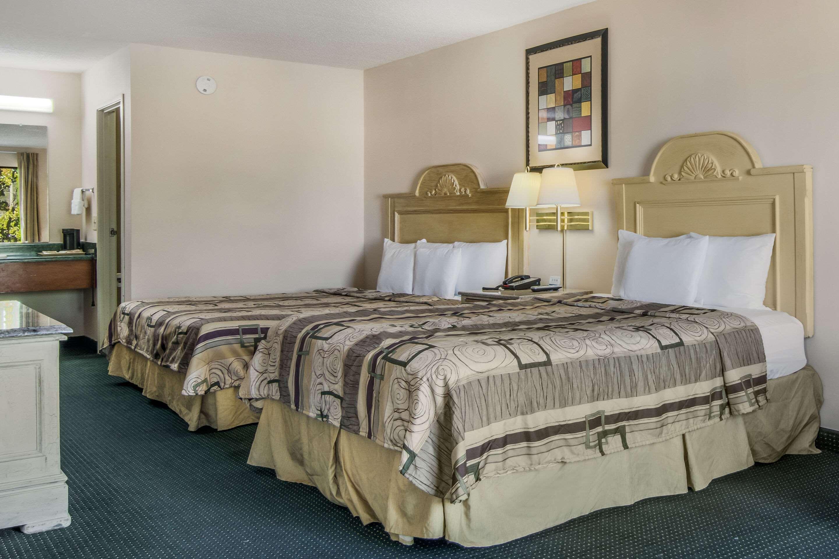 Rodeway Inn & Suites Dublin Ngoại thất bức ảnh