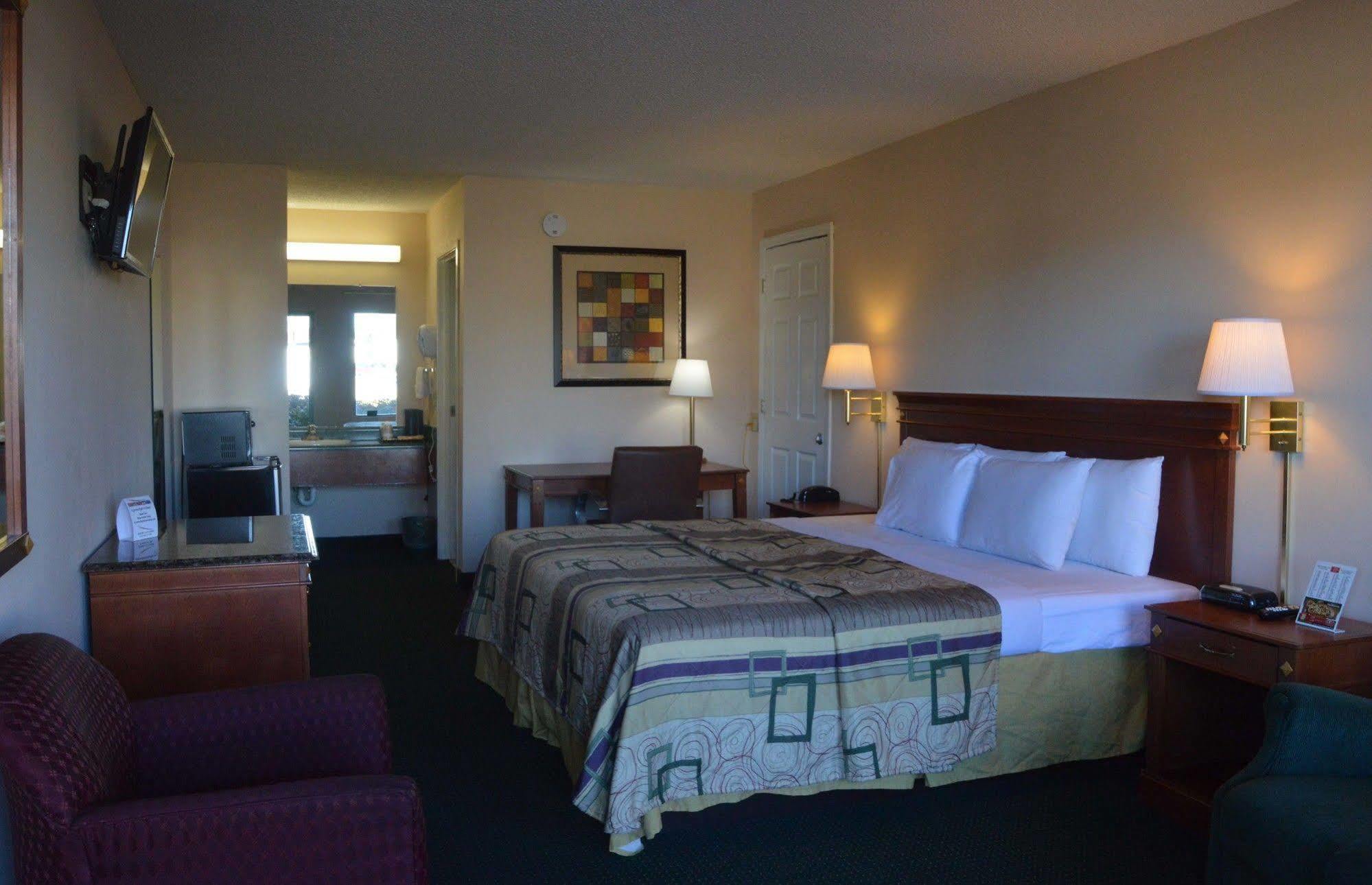 Rodeway Inn & Suites Dublin Ngoại thất bức ảnh